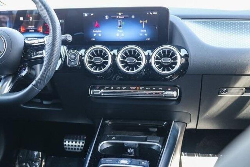 2024 Mercedes-Benz GLA 35 AMGImage 15