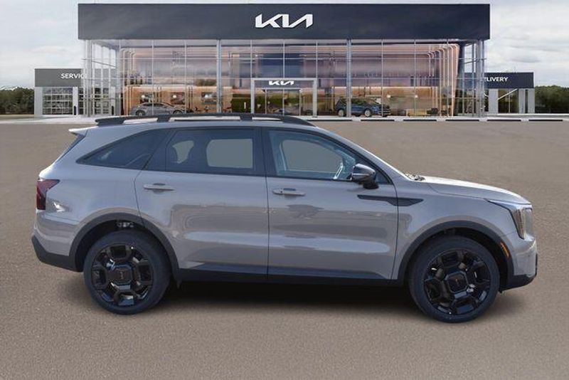 New 2026 Kia Sorento X-Line SXImage 2