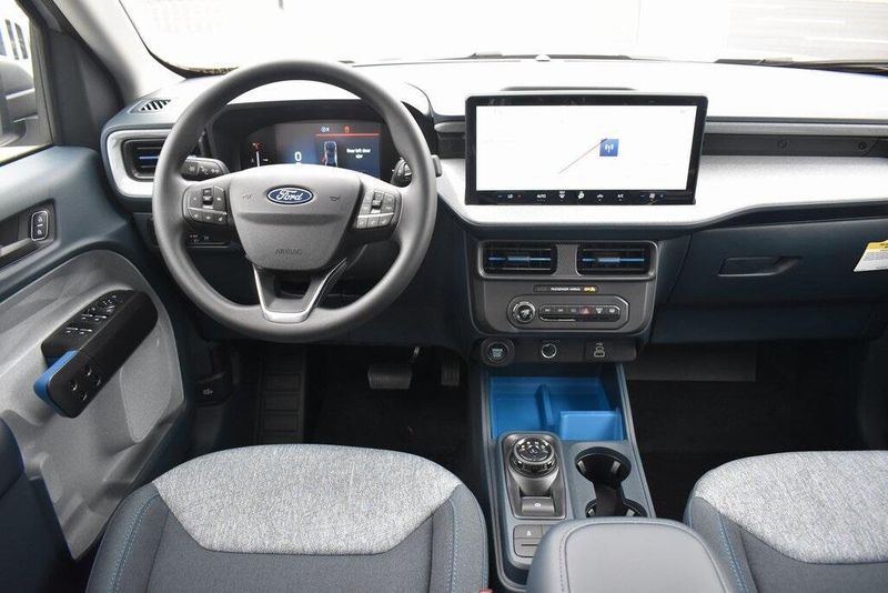 New 2025 Ford Maverick XLTImage 9