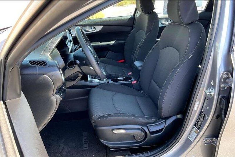 Used 2023 Kia Forte LXSImage 24