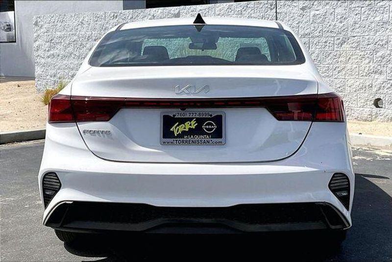 Used 2023 Kia Forte LXSImage 3