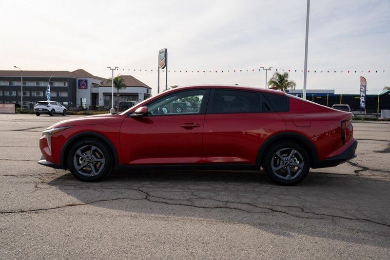 Used 2025 Kia K4 LXSImage 4