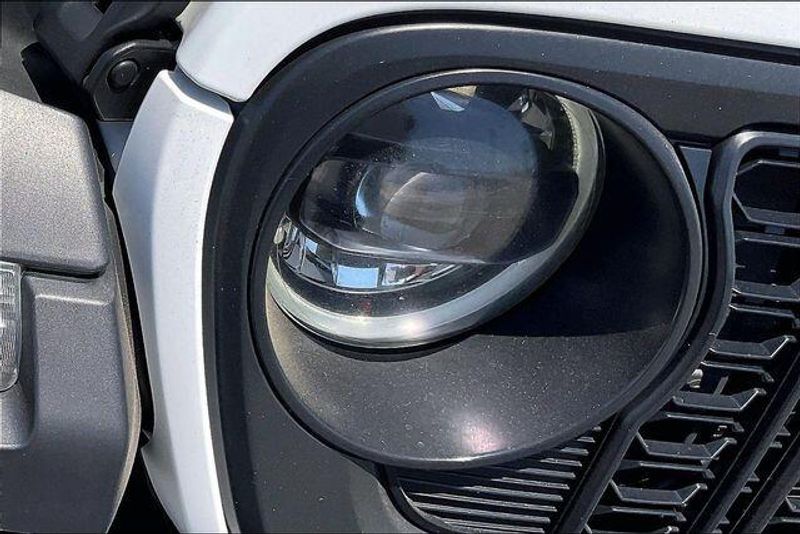 Used 2024 Jeep Gladiator RubiconImage 27