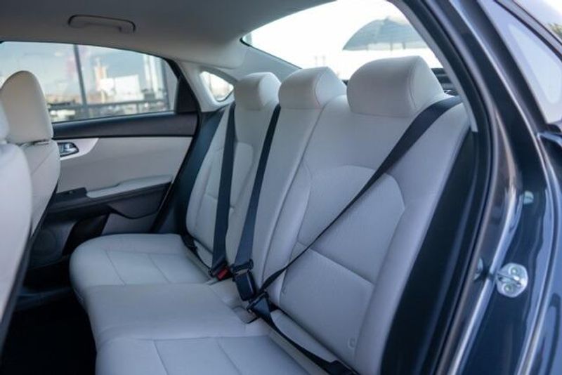 Used 2023 Kia Forte LXSImage 15