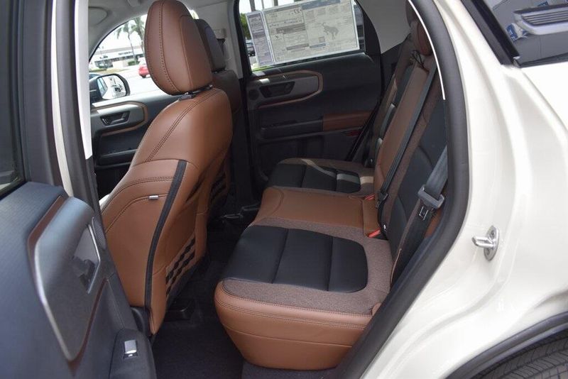 2025 Ford Bronco Sport Outer BanksImage 7