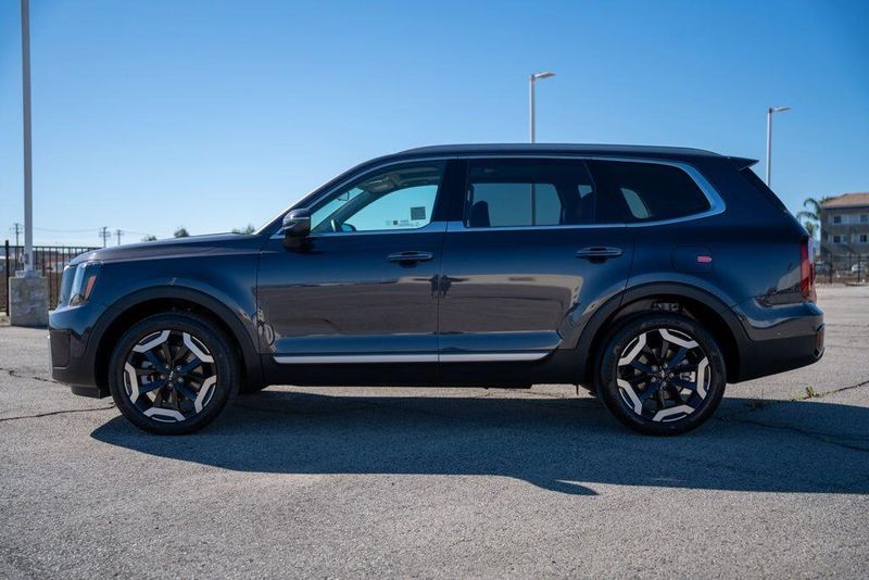 Used 2025 Kia Telluride SImage 4