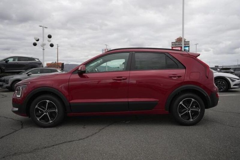 New 2026 Kia Niro EXImage 4