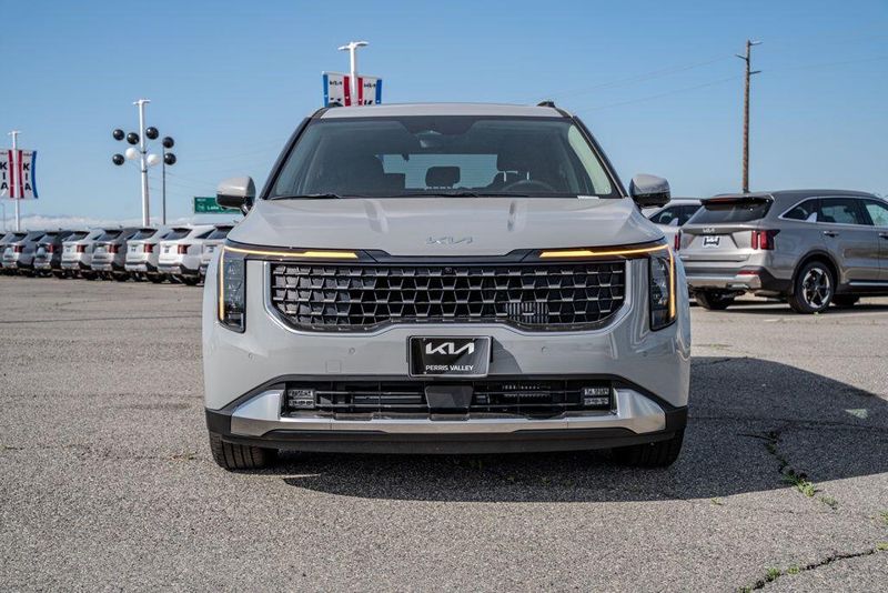 New 2026 Kia Carnival Hybrid SXImage 2