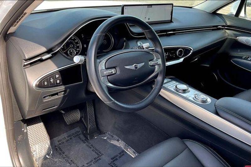 Used 2024 Genesis GV70 2.5TImage 14