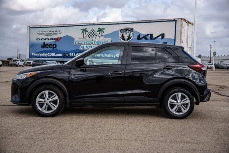 Used 2024 Nissan Kicks SImage 4