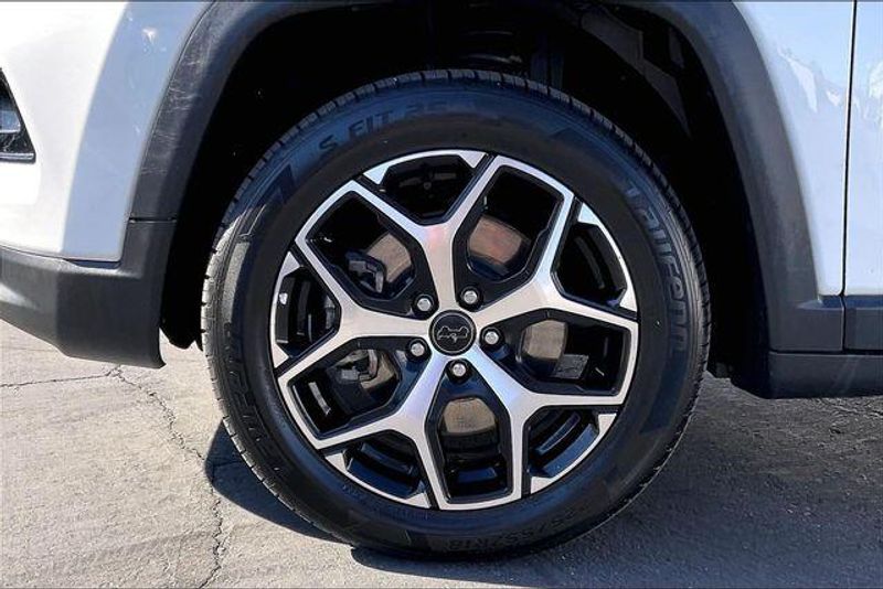 Used 2025 Jeep Compass LimitedImage 8