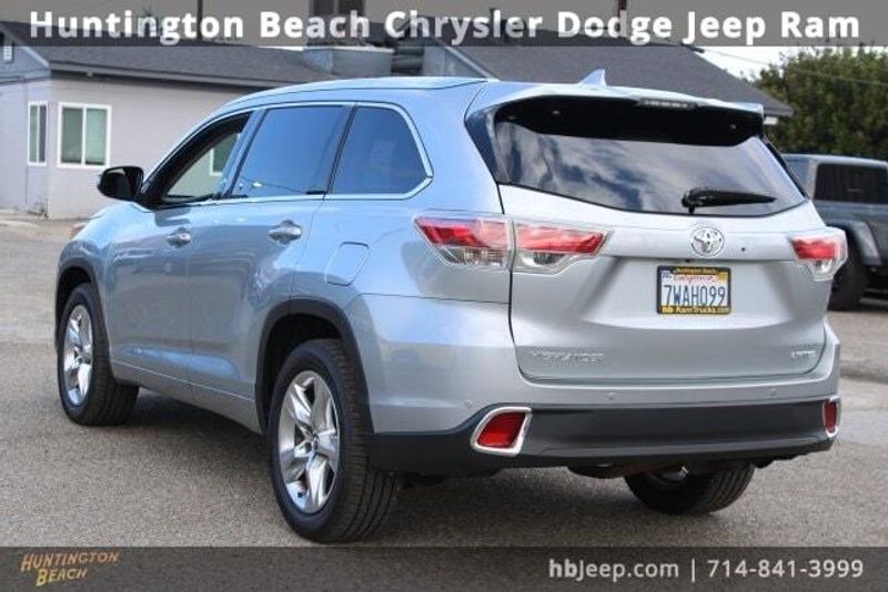 2016 Toyota Highlander LimitedImage 3