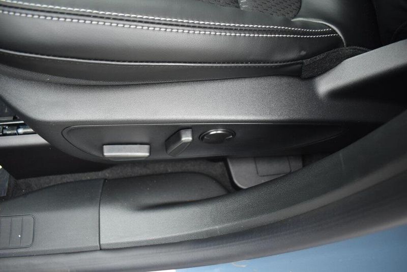 2025 Ford Escape Plug-In Hybrid BaseImage 15