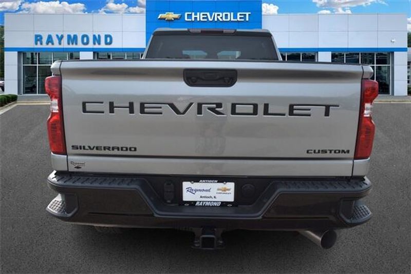 2025 Chevrolet Silverado 2500HD CustomImage 4