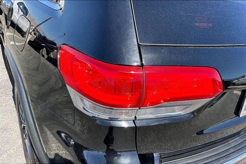 Used 2018 Jeep Grand Cherokee LimitedImage 26