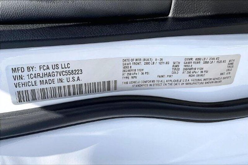 New 2027 Jeep Grand Cherokee Laredo X 4x4Image 15