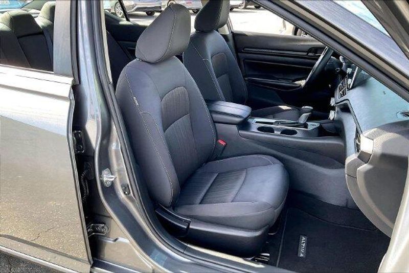 Used 2025 Nissan Altima 2.5 SImage 6