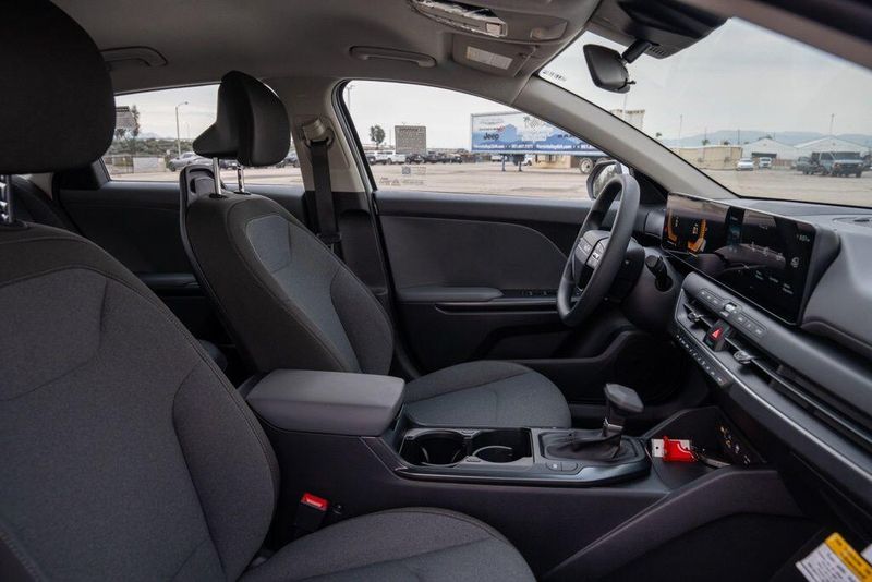 Used 2025 Kia K4 LXSImage 21
