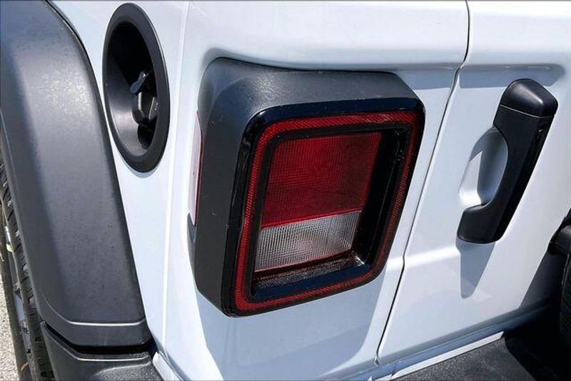 New 2026 Jeep Wrangler 4-door Sport SImage 12