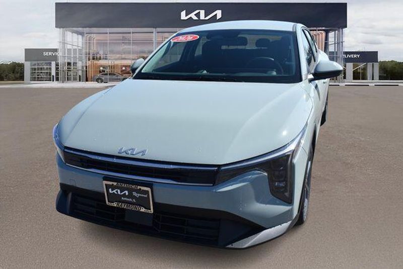 New 2026 Kia K4 LXSImage 8
