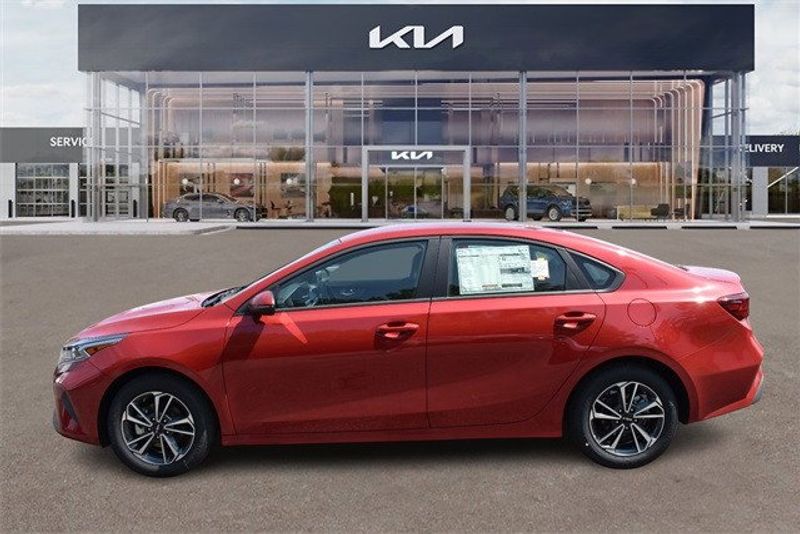 2024 Kia Forte LXSImage 7