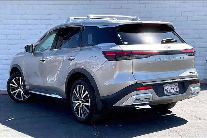 Used 2022 INFINITI QX60 SensoryImage 9