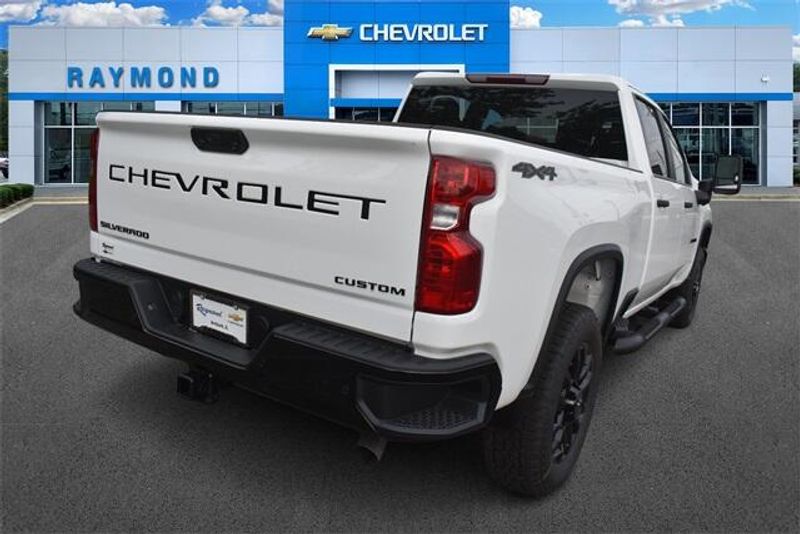 New 2025 Chevrolet Silverado 2500HD CustomImage 3