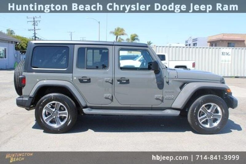 2020 Jeep Wrangler Unlimited SaharaImage 3