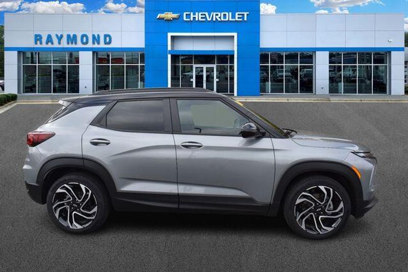 New 2025 Chevrolet TrailBlazer RSImage 2