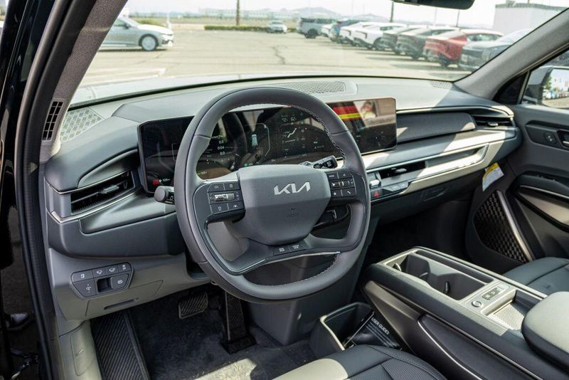 New 2026 Kia EV9 WindImage 9