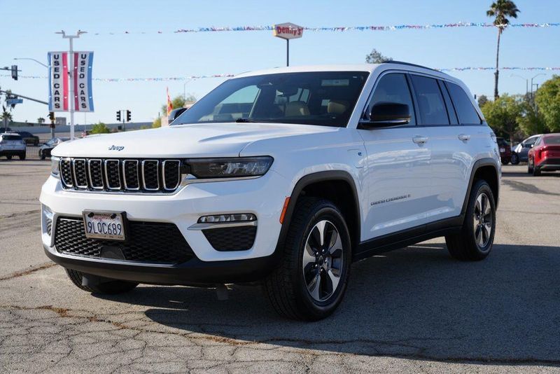 Used 2024 Jeep Grand Cherokee 4xeImage 3