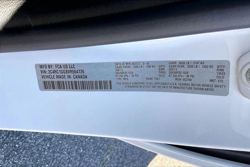 New 2027 Chrysler Pacifica LimitedImage 14