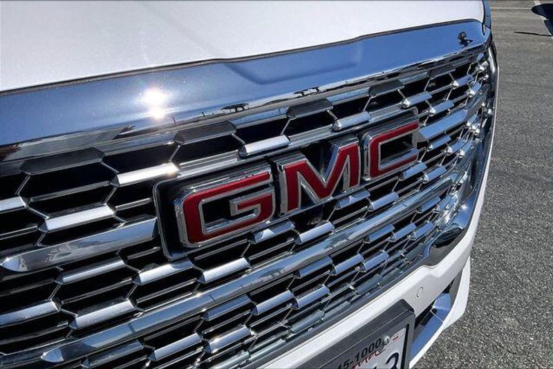 Used 2024 GMC Terrain DenaliImage 30