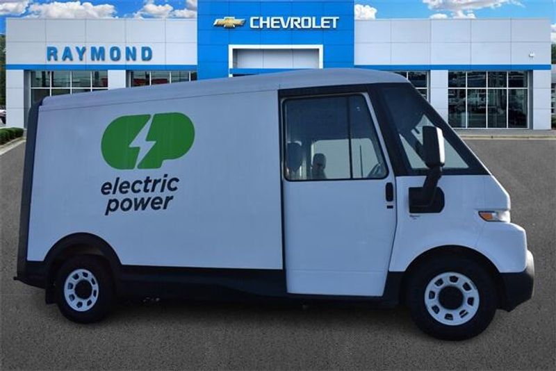 New 2025 Chevrolet BrightDrop 400 Image 2