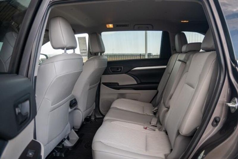 Used 2019 Toyota Highlander LE PlusImage 13