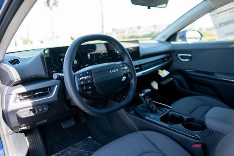 New 2025 Kia K4 EXImage 10