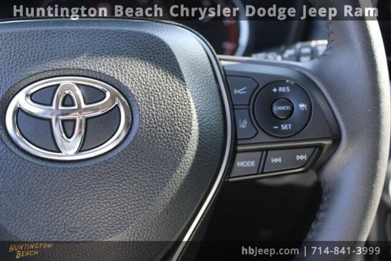 2023 Toyota RAV4 XLE PremiumImage 18