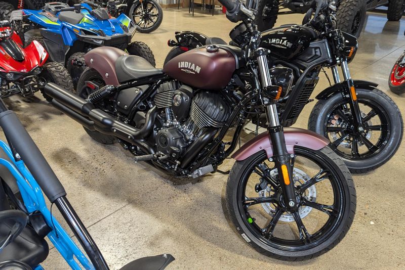 2024 INDIAN MOTORCYCLE CHIEF ABS MAROON METALLIC SMOKE in a MAROON METALLIC SMOKE exterior color. Family PowerSports (877) 886-1997 familypowersports.com 