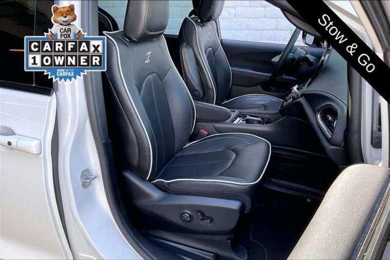 Used 2026 Chrysler Pacifica LimitedImage 6