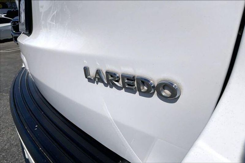 Used 2021 Jeep Grand Cherokee Laredo XImage 7