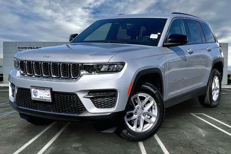 New 2026 Jeep Grand Cherokee Laredo X 4x4Image 1