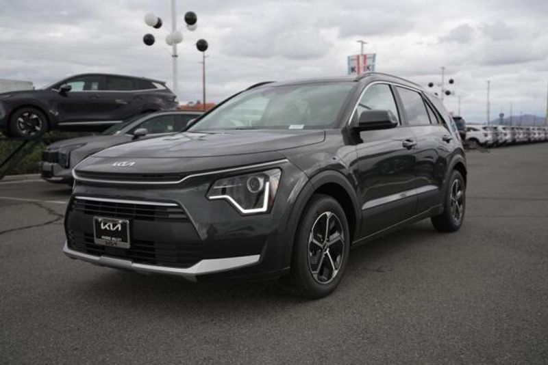 New 2026 Kia Niro EXImage 3