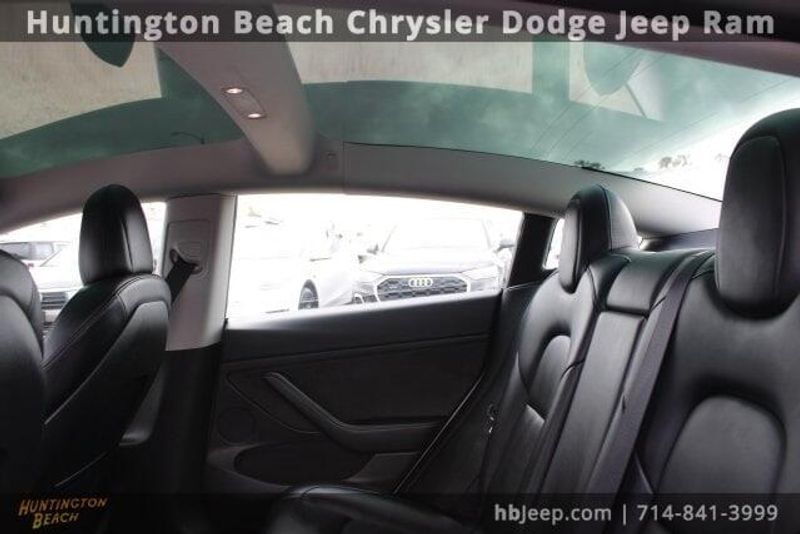 2023 Tesla Model 3 BaseImage 32
