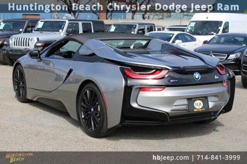 2019 BMW i8 BaseImage 3