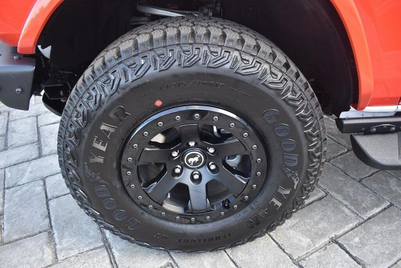 New 2025 Ford Bronco Image 9