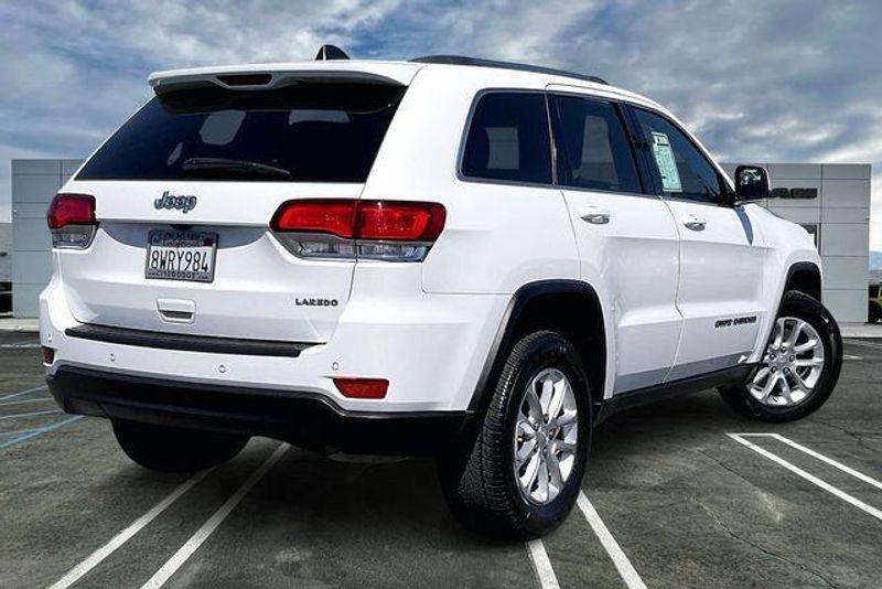 Used 2021 Jeep Grand Cherokee Laredo XImage 13