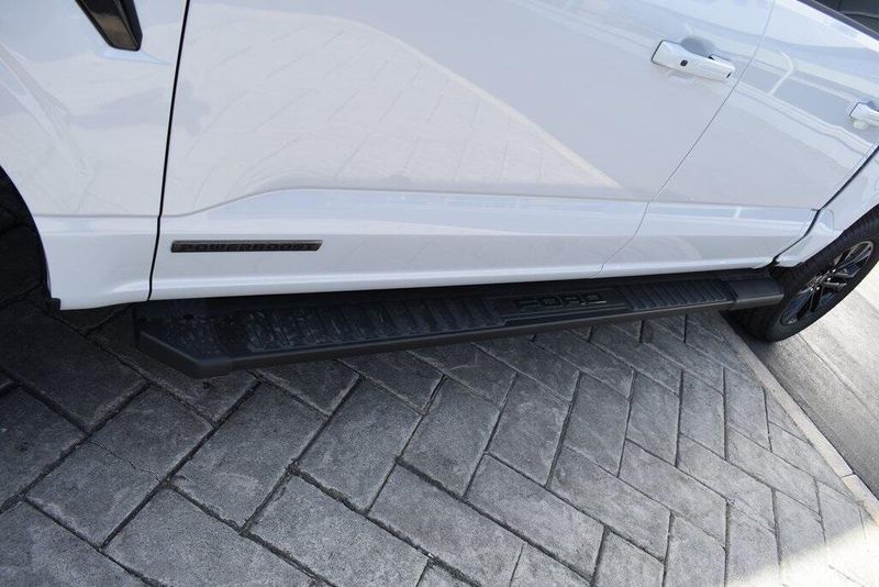 New 2025 Ford F-150 LariatImage 7