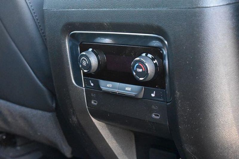 New 2026 Chevrolet Suburban High CountryImage 22