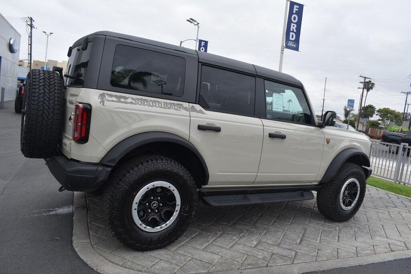 New 2025 Ford Bronco BadlandsImage 2