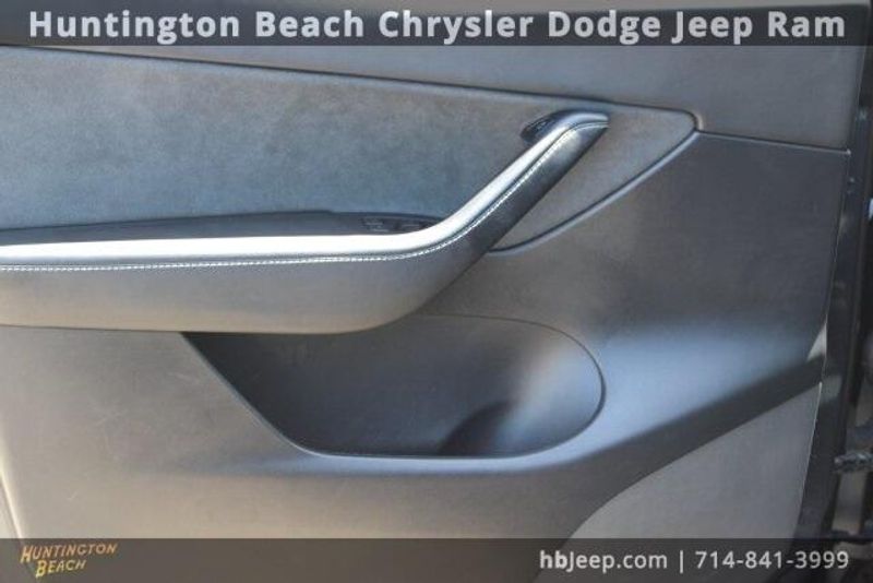 2021 Tesla Model Y Long RangeImage 9